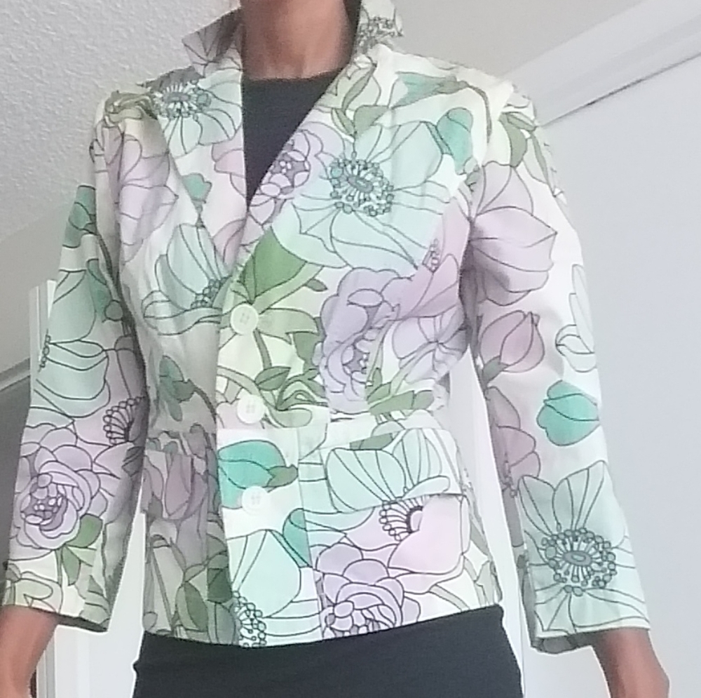 🗽 Ann Taylor vintage Floral Blazer